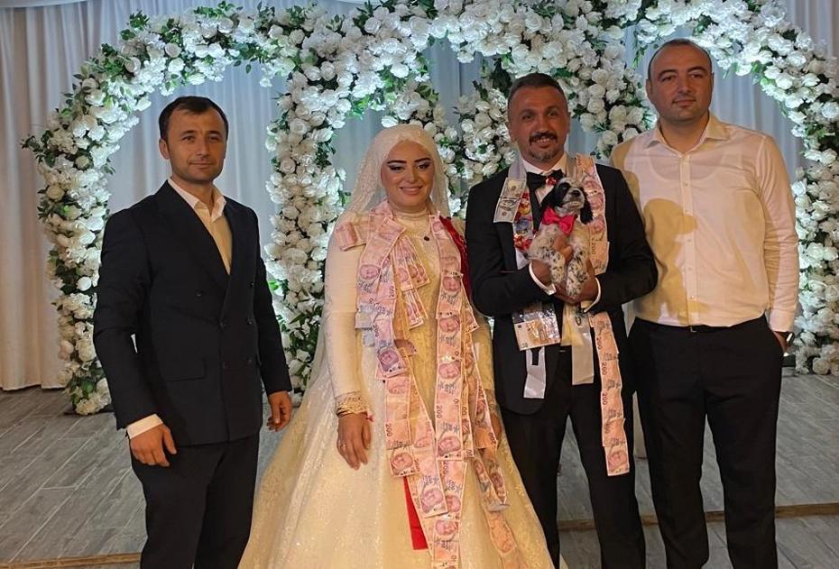 Düğünde Damada Sıradışı Hediye: Av Köpeği Yavrusu