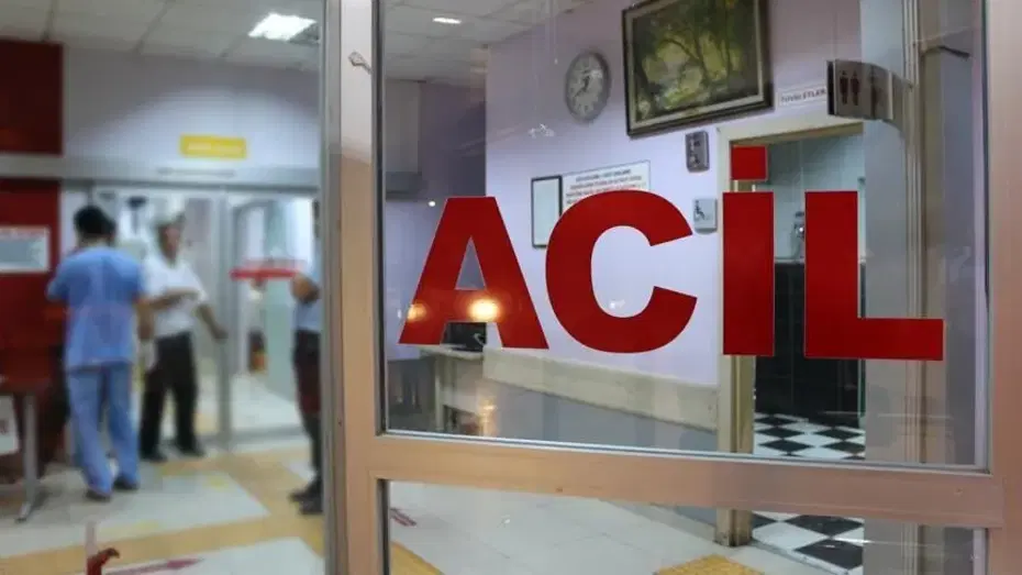 Okul Bahçesinde Bıçaklı Saldırı: Annenin Hayatını Kaybetme Tehdidi Altında Bileğidir