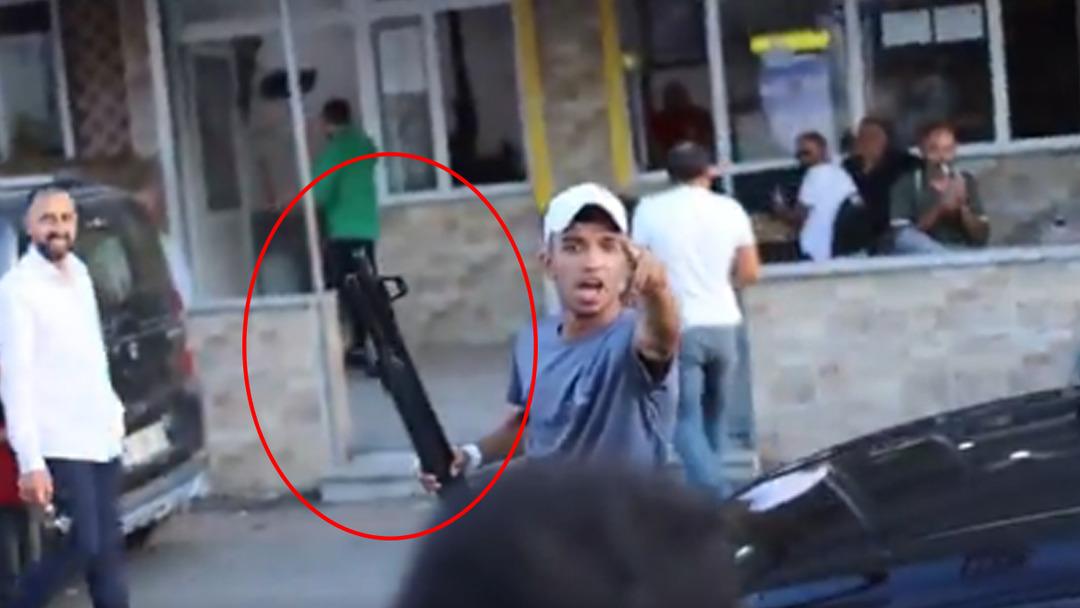 Korkunç yol röportajı! Pompasıyla havada ateşi açtı, hiçbir şey olmamış gibi baktı: 