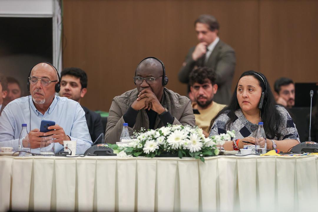 Dünyanın dört bir yanından gazeteciler deprem bölgesini ziyaret etti! Bakan Kurum ve ben Hatay sokaklarında dolaştık 5