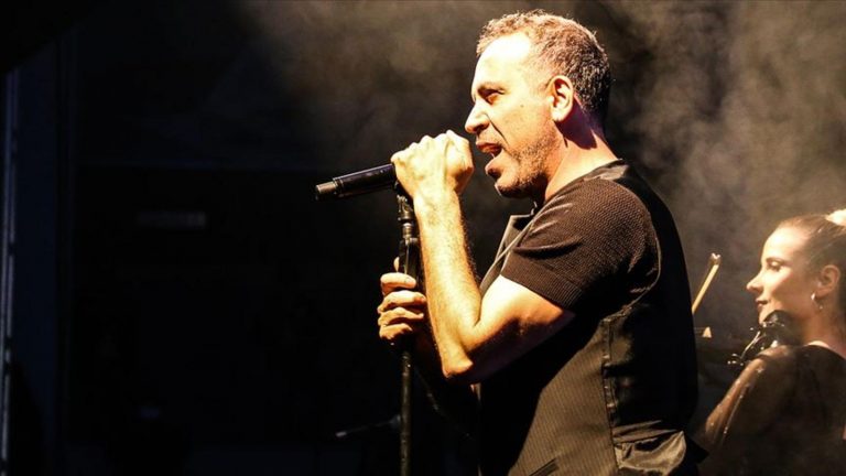 Ünlü sanatçı Haluk Levent hastaneye kaldırıldı